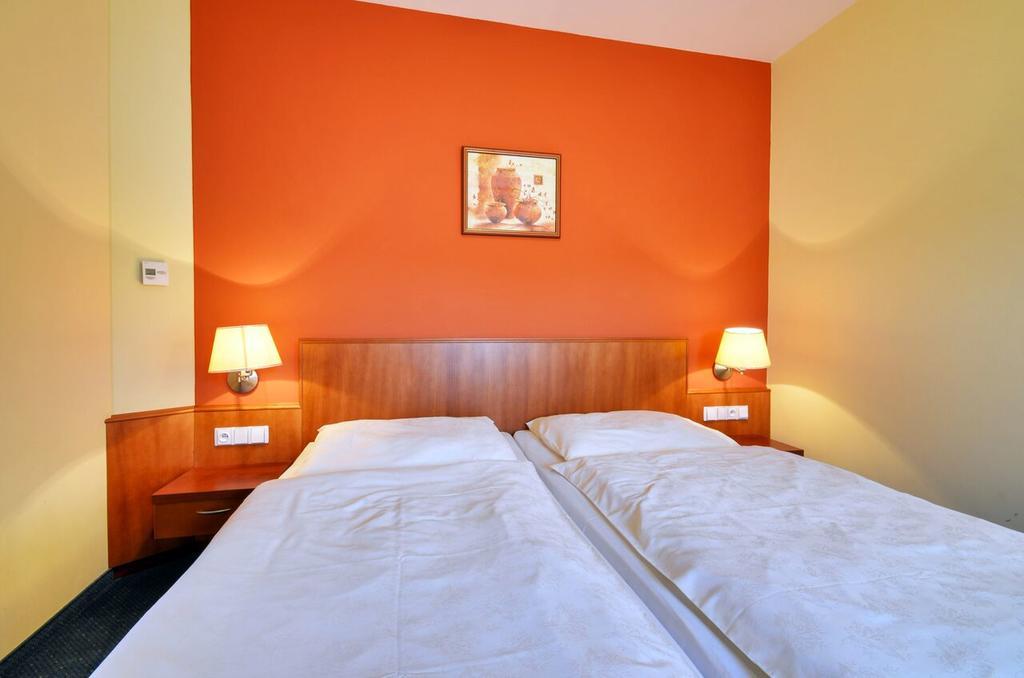 Hotel Filipinum Jablonné nad Orlicí Pokój zdjęcie