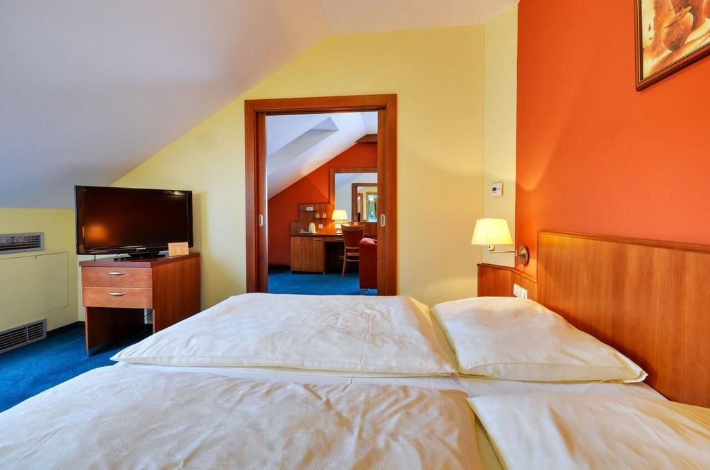 Hotel Filipinum Jablonné nad Orlicí Pokój zdjęcie